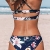 CUPSHE Damen Bikini Set mit Zierband Tropicalmuster Bandeau Bikini Bademode Cut-Out Zweiteiliger Badeanzug Marineblau S - 3